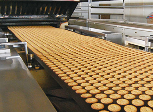 La competición de la línea de producción de la industria de papas fritas es feroz